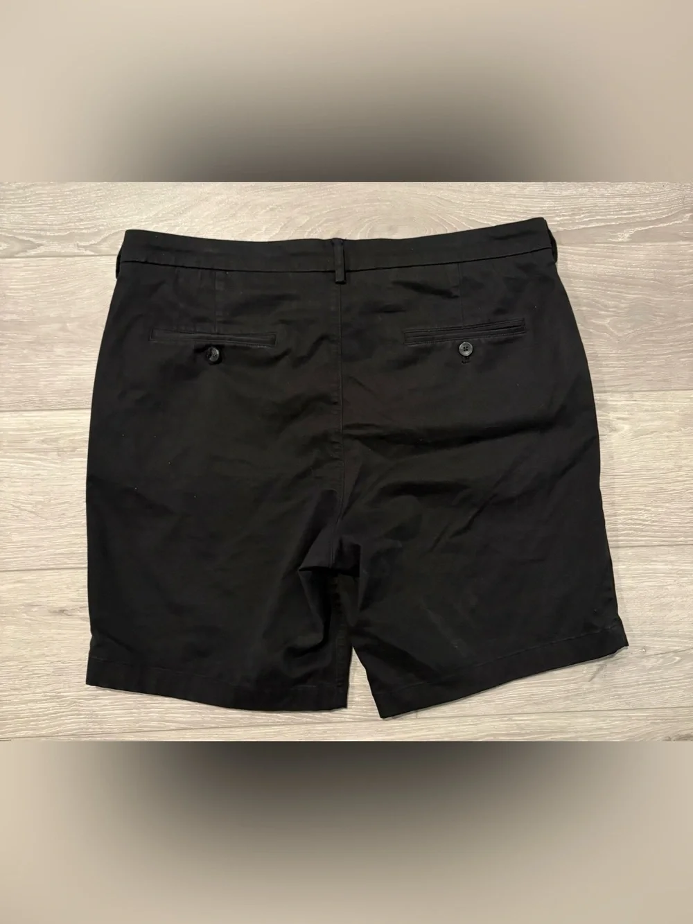 Express Black Flat-Front Men's Chino Shorts. Men size 36